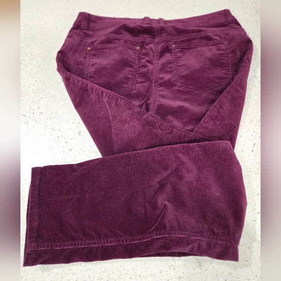 Chico's Women's Berry Flare Jeans - Picture 5 of 8